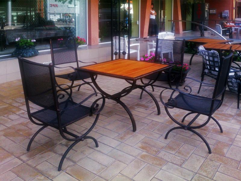 Бутиков комплект Градинска маса с 4 стола